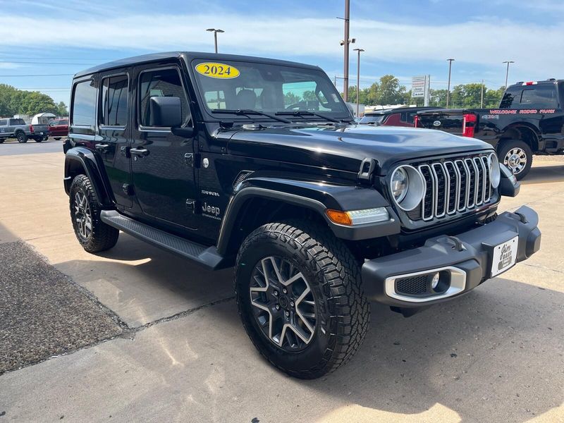 2024 Jeep Wrangler 4-door SaharaImage 7