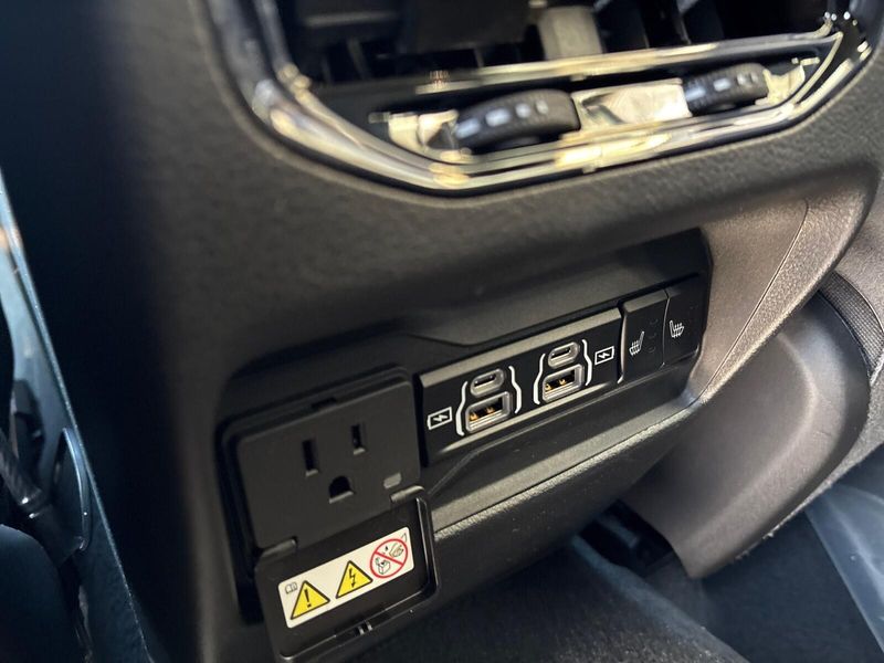 New 2025 Jeep Grand Cherokee Limited 4x4Image 5