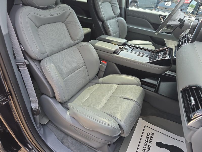 Used 2020 Lincoln Navigator ReserveImage 11
