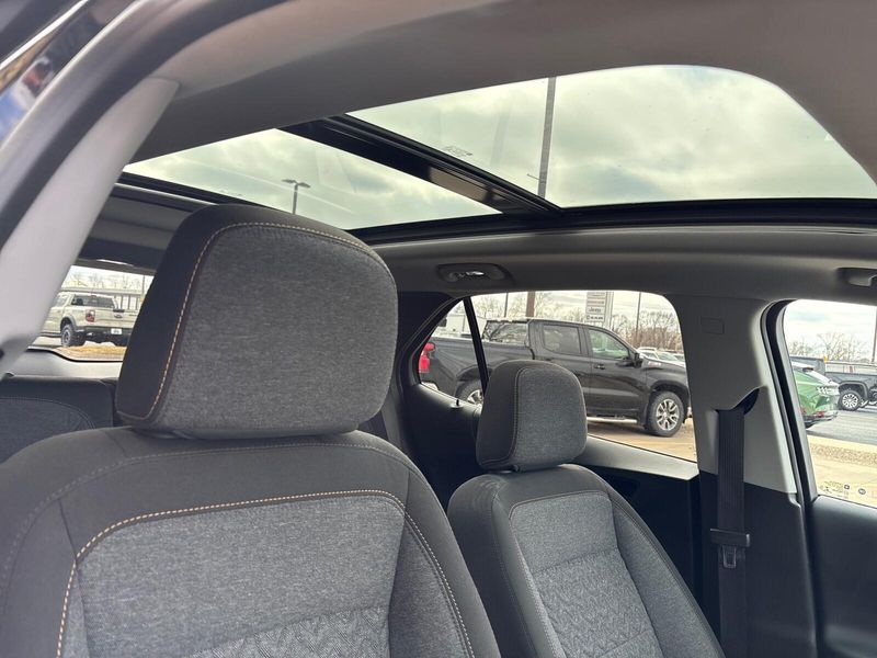 Used 2023 Chevrolet Equinox LTImage 9