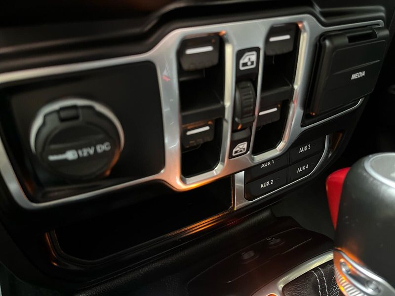 2021 Jeep Wrangler Unlimited SaharaImage 19