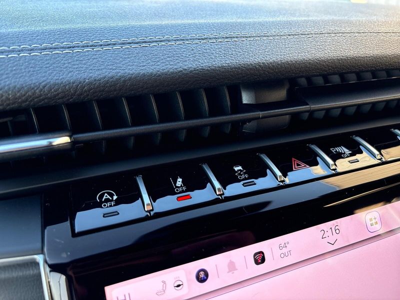 New 2025 Jeep Grand Cherokee L Limited 4x4Image 22