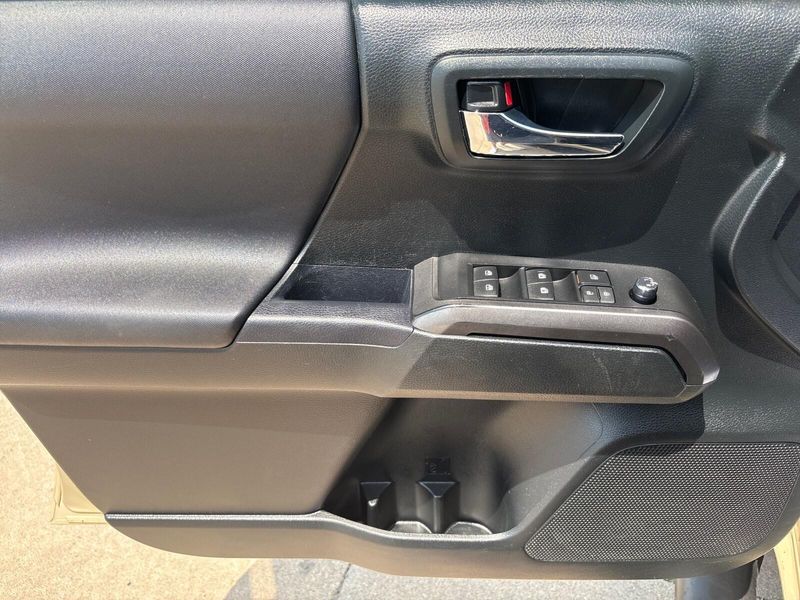 Used 2017 Toyota Tacoma TRD Off RoadImage 14