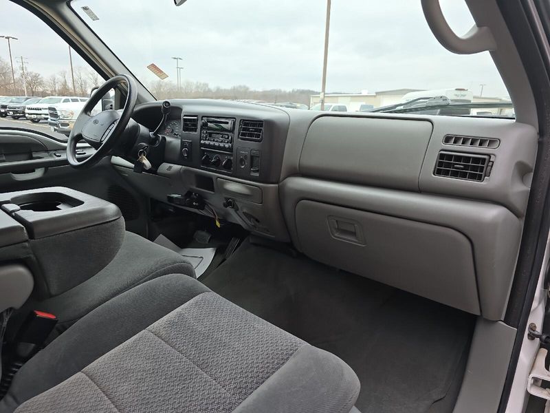 2002 Ford F-250 XLTImage 13