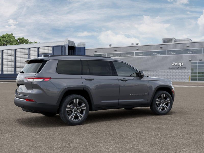 New 2027 Jeep Grand Cherokee L Limited 4x4Image 2