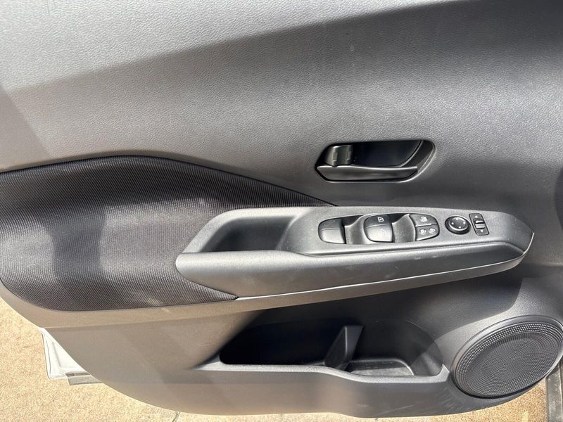Used 2024 Nissan Kicks SImage 11