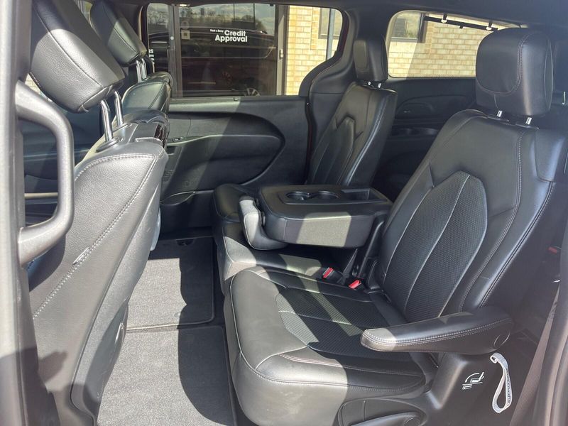2020 Chrysler Pacifica Touring L PlusImage 4