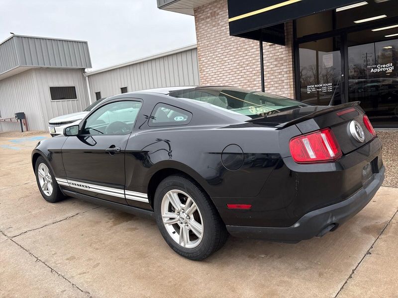 Used 2011 Ford Mustang V6Image 11