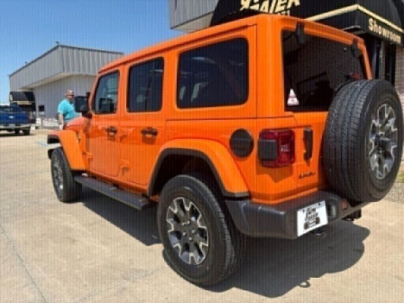 2025 Jeep Wrangler 4-door SaharaImage 13