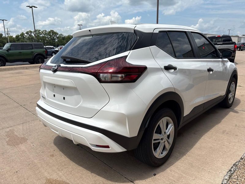 Used 2024 Nissan Kicks SImage 8