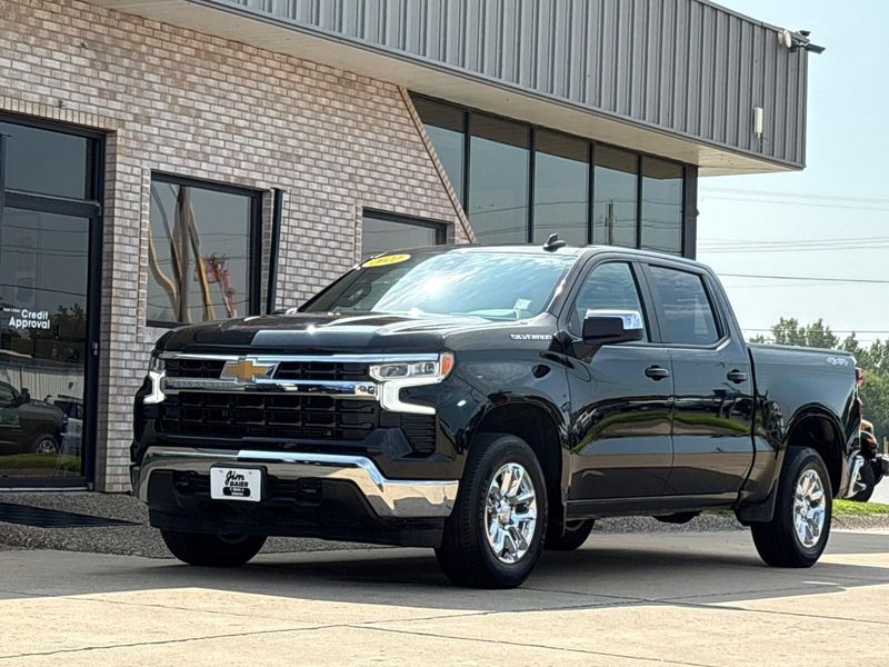 Used 2022 Chevrolet Silverado 1500 LTImage 1