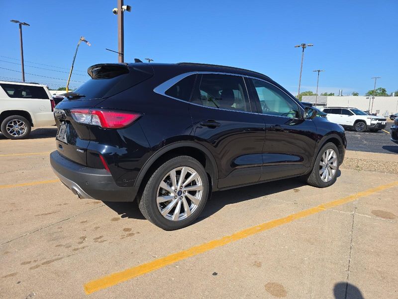 Used 2021 Ford Escape TitaniumImage 3