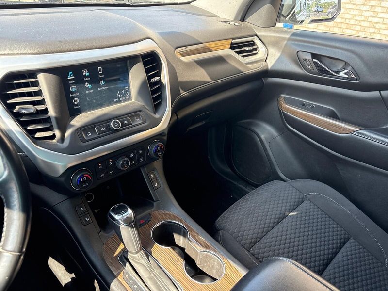 2018 GMC Acadia SLEImage 13