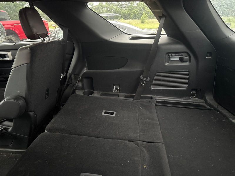 Used 2022 Ford Explorer PlatinumImage 5