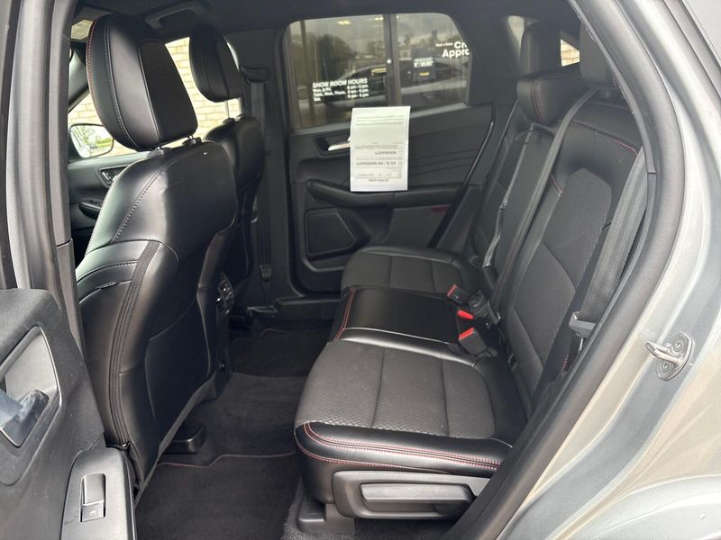 Used 2023 Ford Escape ST-LineImage 4
