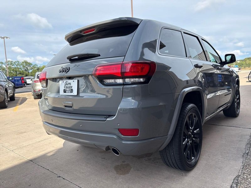 Used 2020 Jeep Grand Cherokee AltitudeImage 9