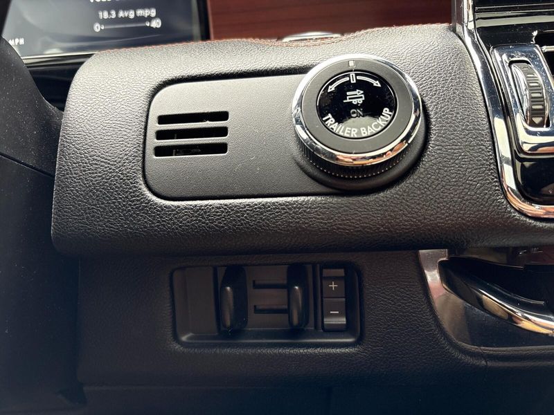 Used 2021 Lincoln Navigator ReserveImage 23