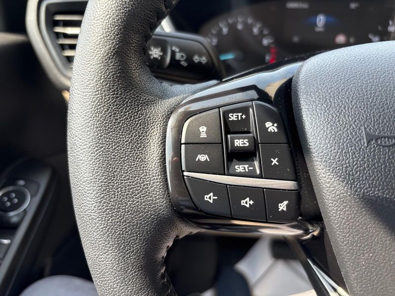 2021 Ford Escape SELImage 14