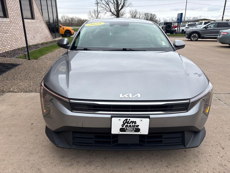 Used 2025 Kia K4 LXSImage 6