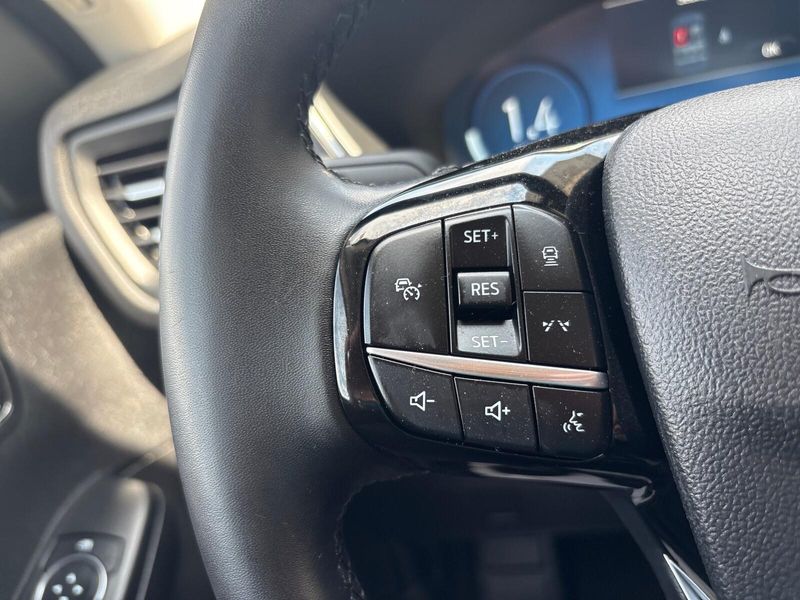 Used 2024 Ford Escape PlatinumImage 14
