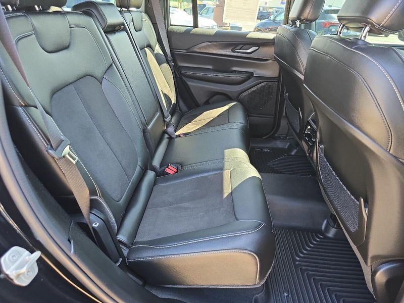 2023 Jeep Grand Cherokee AltitudeImage 14