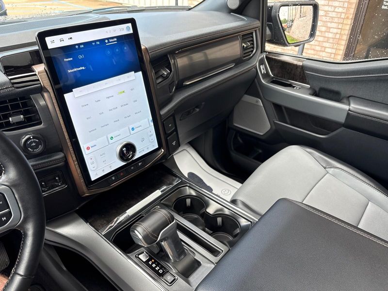 2023 Ford F-150 Lightning LariatImage 21