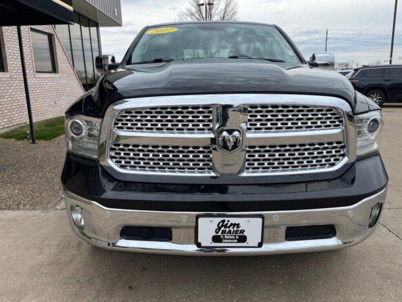 2017 RAM 1500 LaramieImage 6
