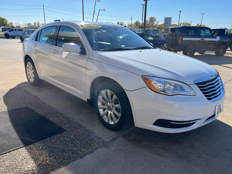 2013 Chrysler 200 TouringImage 7