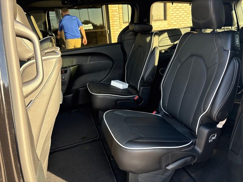 New 2026 Chrysler Pacifica LimitedImage 4