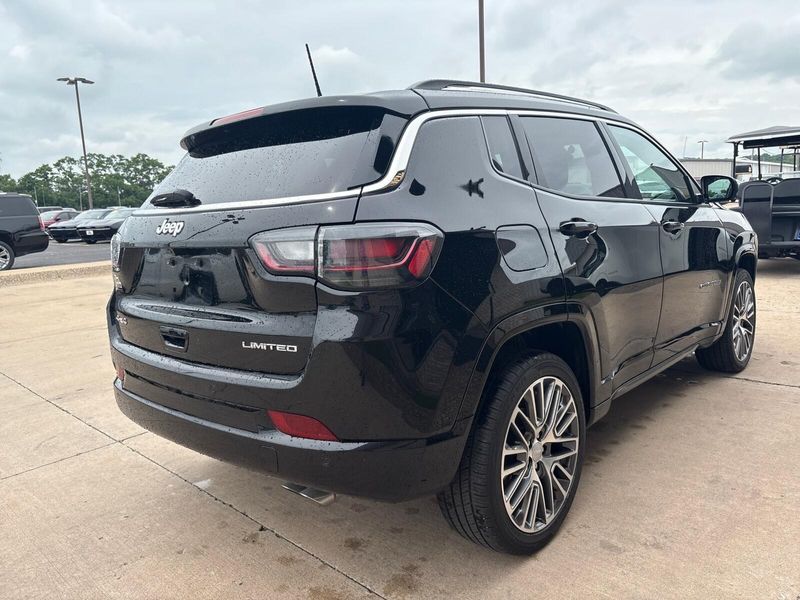 2022 Jeep Compass LimitedImage 9
