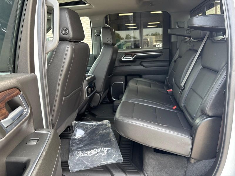 2024 GMC Sierra 2500HD SLTImage 4