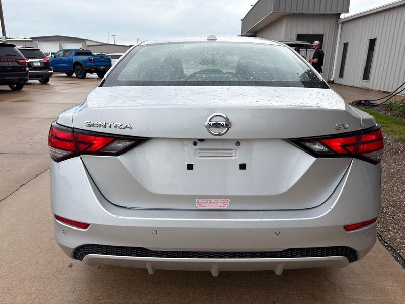 Used 2022 Nissan Sentra SVImage 9