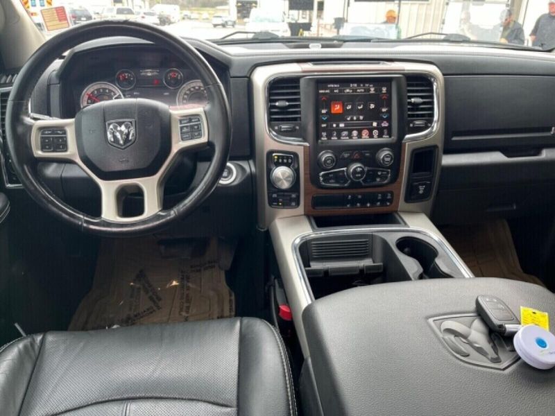 2017 RAM 1500 LaramieImage 5