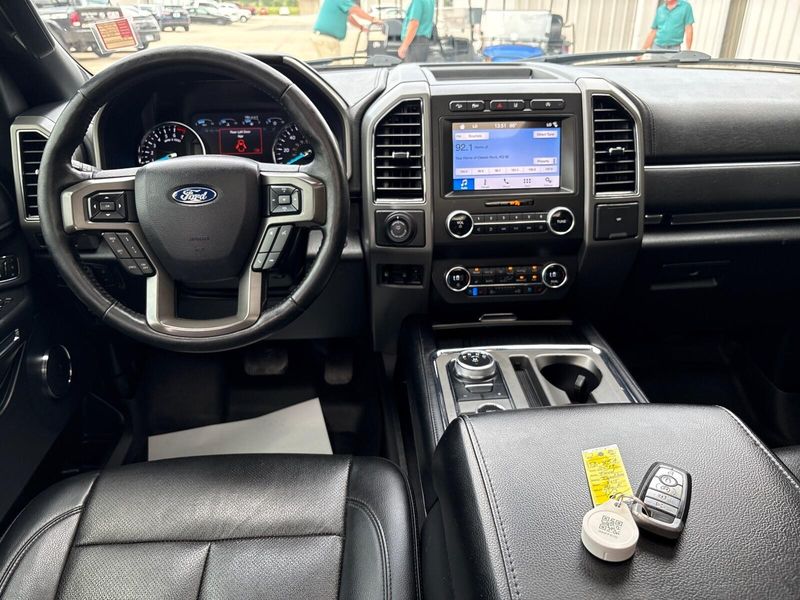 Used 2019 Ford Expedition XLTImage 6