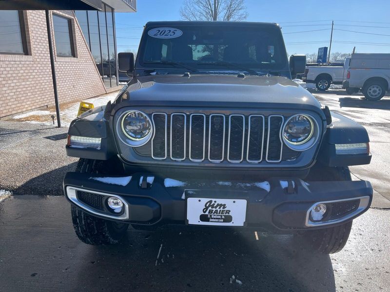 2025 Jeep Wrangler 4-door SaharaImage 6