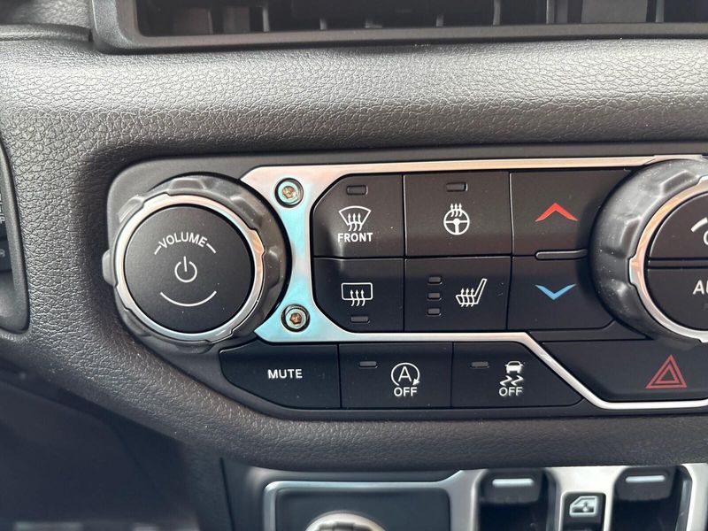 2025 Jeep Wrangler 4-door WillysImage 19