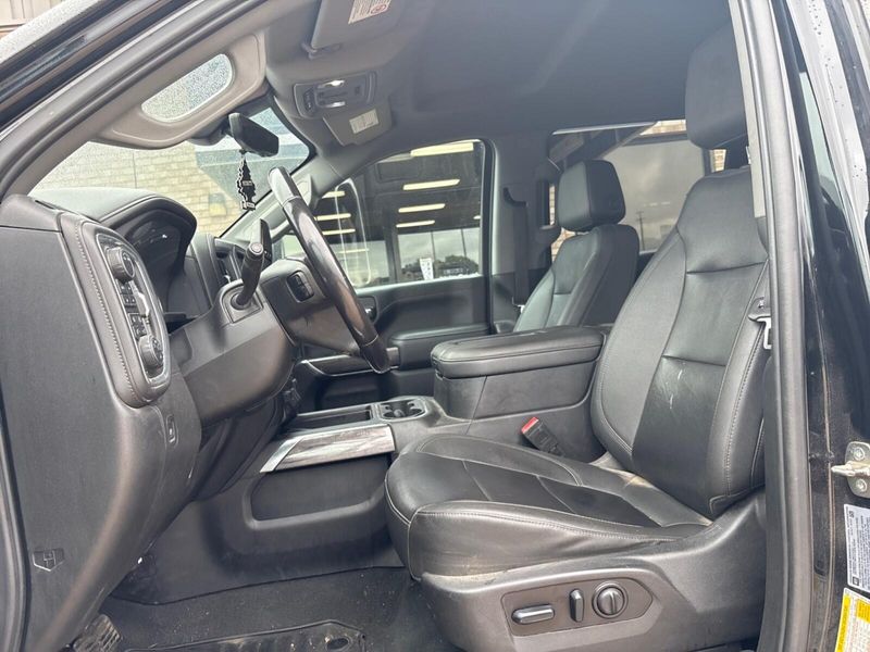 Used 2022 Chevrolet Silverado 2500HD LTZImage 3