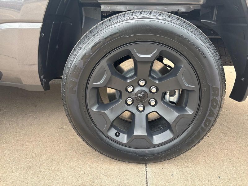 New 2026 RAM 1500 Express Crew Cab 4x4 5