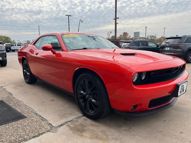 2020 Dodge Challenger SXTImage 7