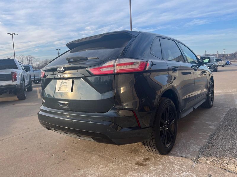 2022 Ford Edge ST-LineImage 9