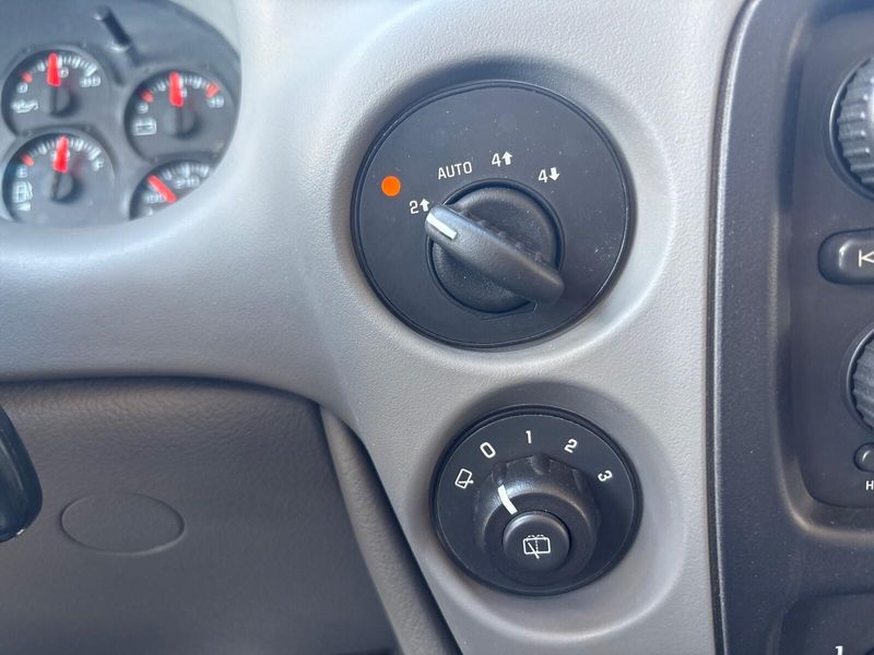 Used 2006 Chevrolet TrailBlazer LSImage 16