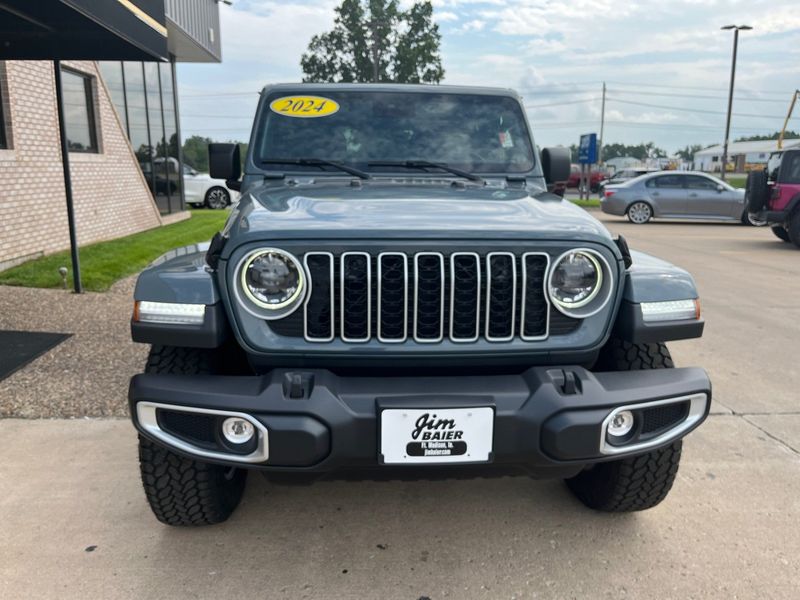 2024 Jeep Wrangler 4-door SaharaImage 6