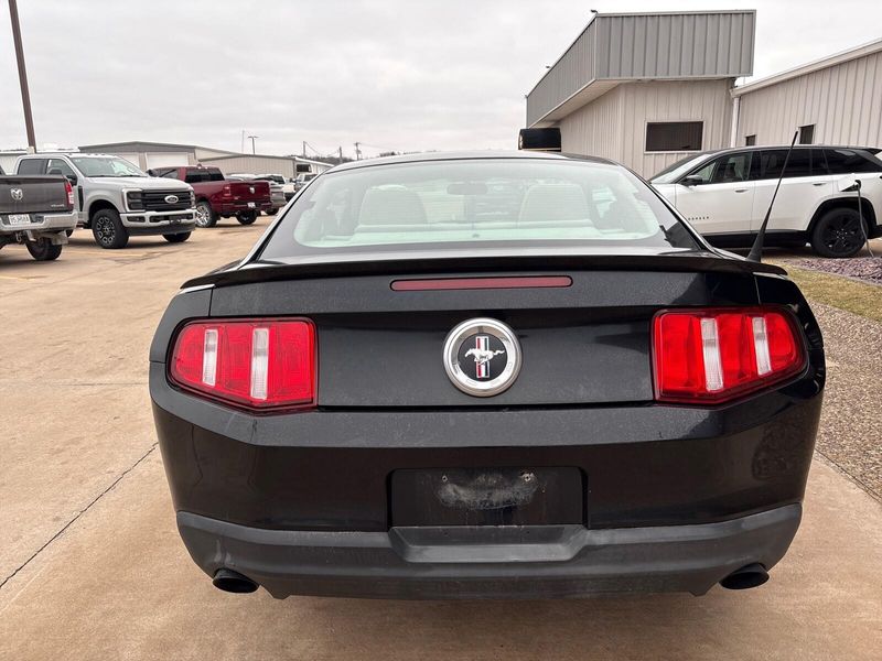 Used 2011 Ford Mustang V6Image 10