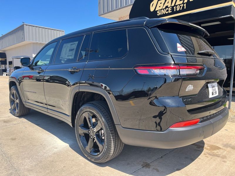 2024 Jeep Grand Cherokee L Limited 4x4Image 12