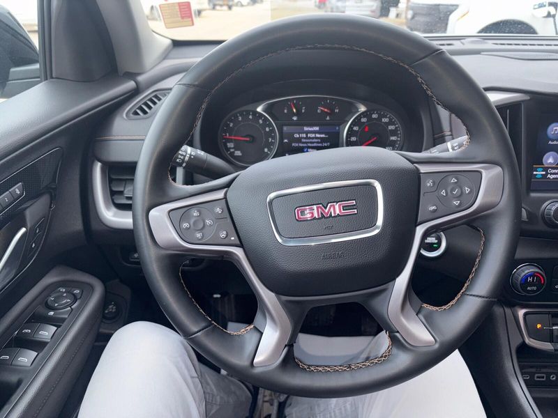 Used 2023 GMC Terrain AT4Image 15