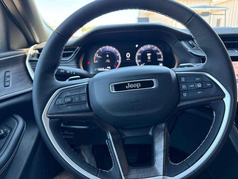 New 2027 Jeep Grand Cherokee LimitedImage 14