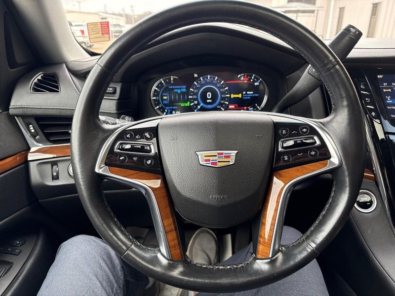 Used 2016 Cadillac Escalade Luxury CollectionImage 16