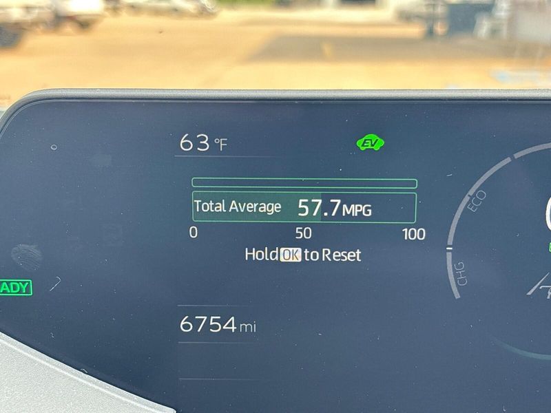 2024 Toyota Prius XLEImage 17