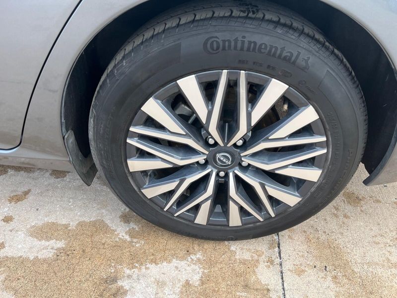 2023 Nissan Altima 2.5 SVImage 11
