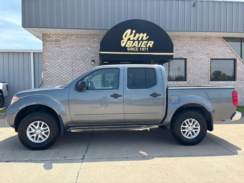 Used 2017 Nissan Frontier SV V6Image 2